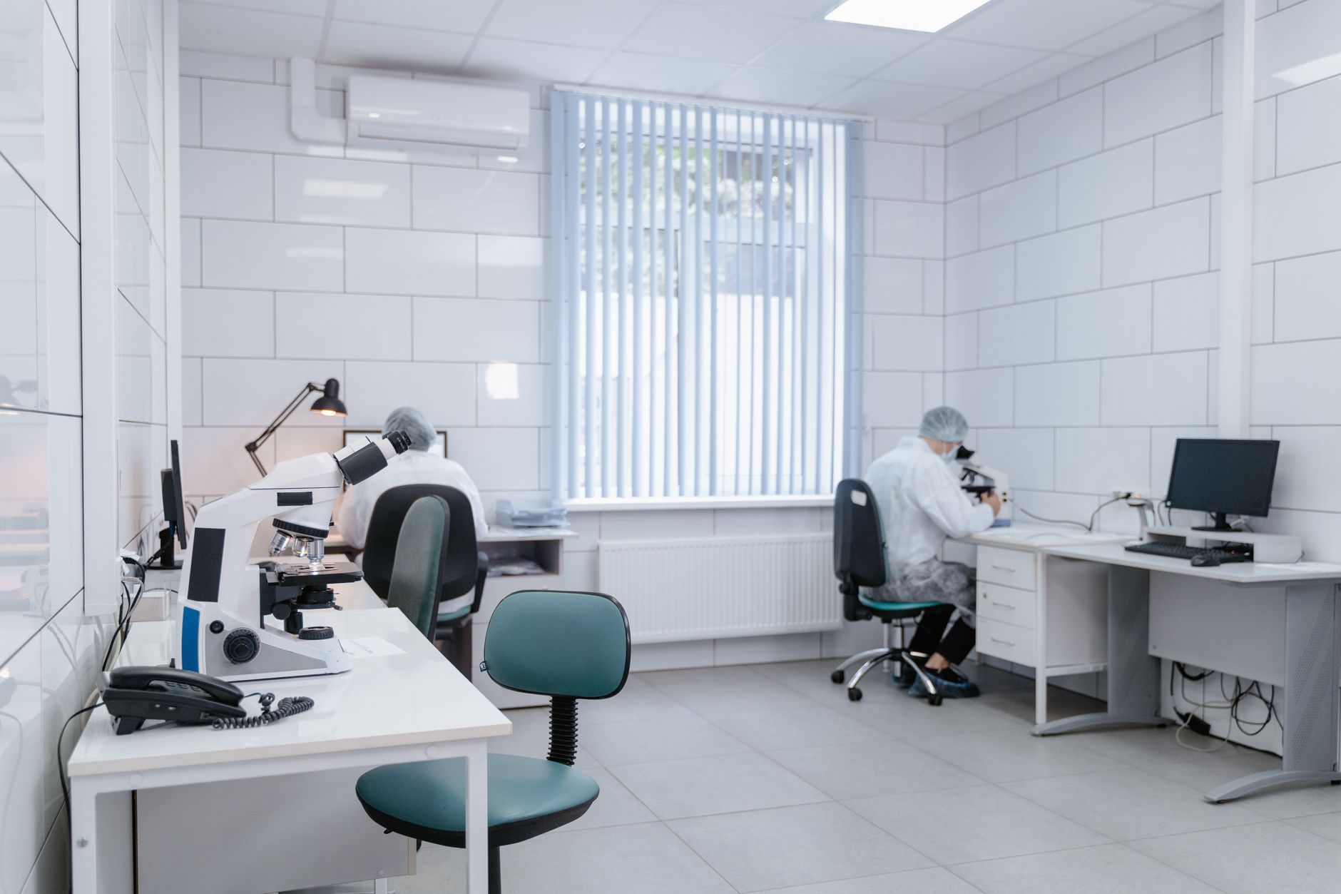 Plasma Air Cleaner with UV-C Light Technology for Hospitals and Offices